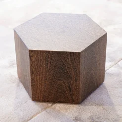 Beistelltisch Aeron Sechseckig Nerzfarbig Getöntes Sucupira Furnier Höhe 23cm