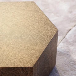 Beistelltisch Aeron Sechseckig Nerzfarbig Getöntes Sucupira Furnier Höhe 23cm