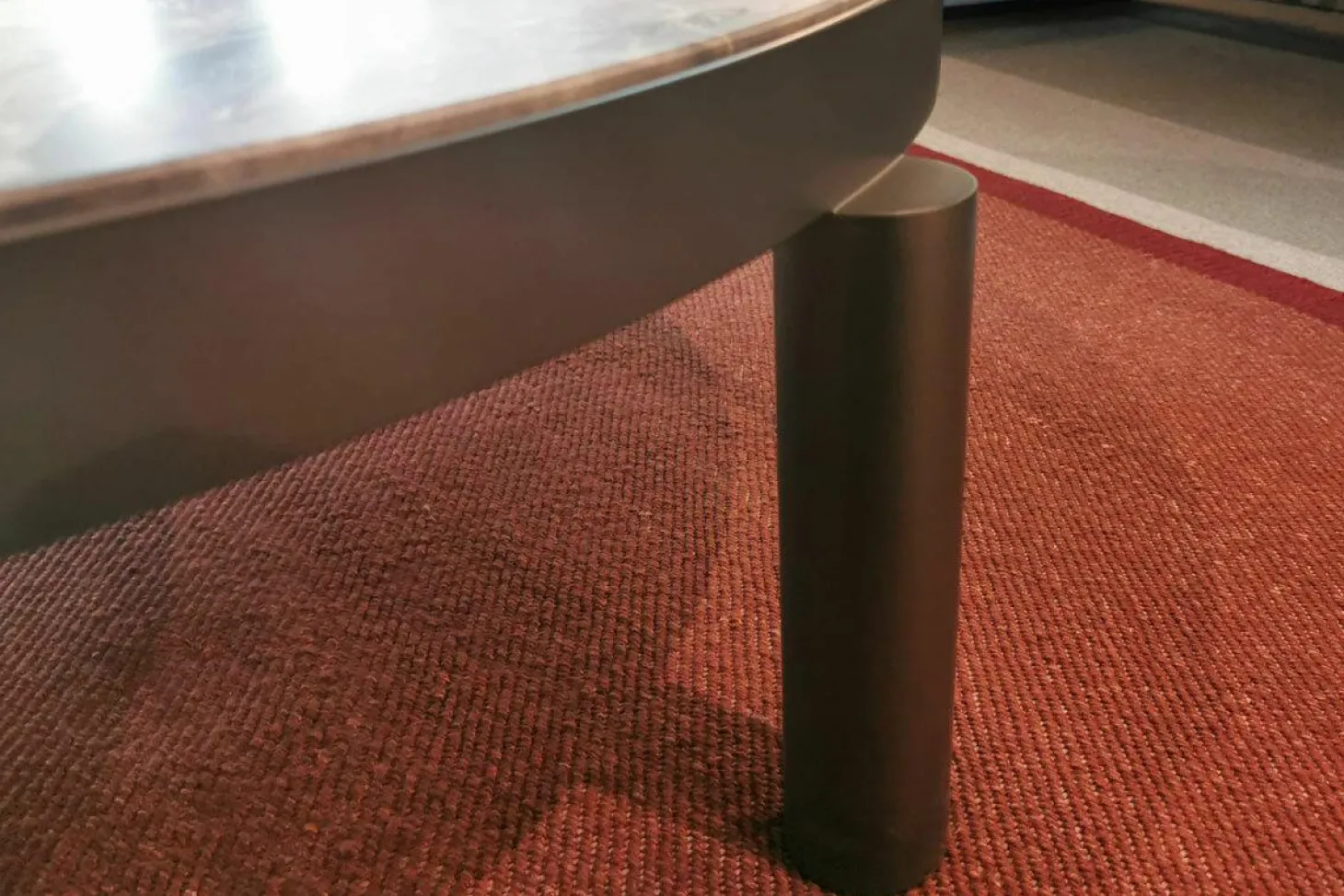 Beistelltisch Atene Groß Platte Marmor Arabescato Matt Finish Metall Dunkelgrau Gebürstet