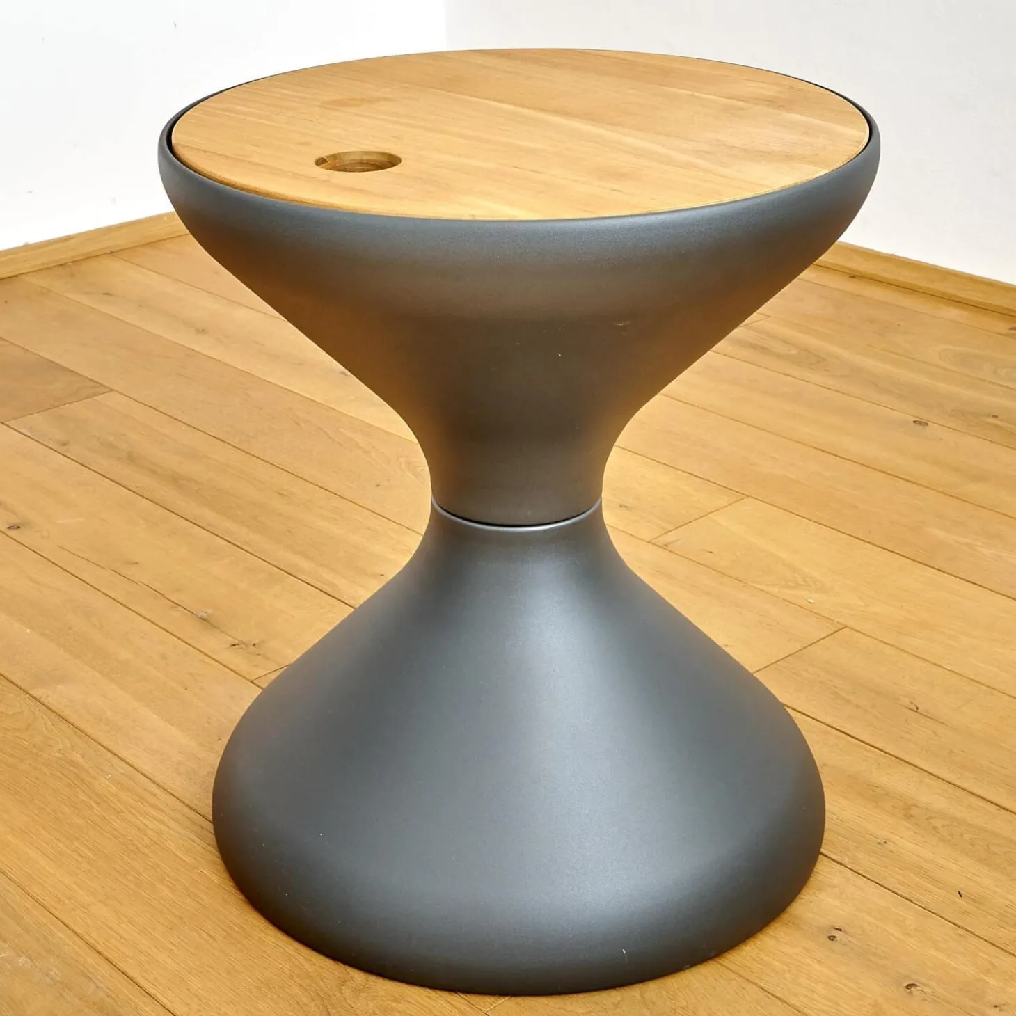 Beistelltisch Bells Teakplatte Gestell Aluminium Meteor Schwarz Pulverbeschichtet Mit Ice Bucket