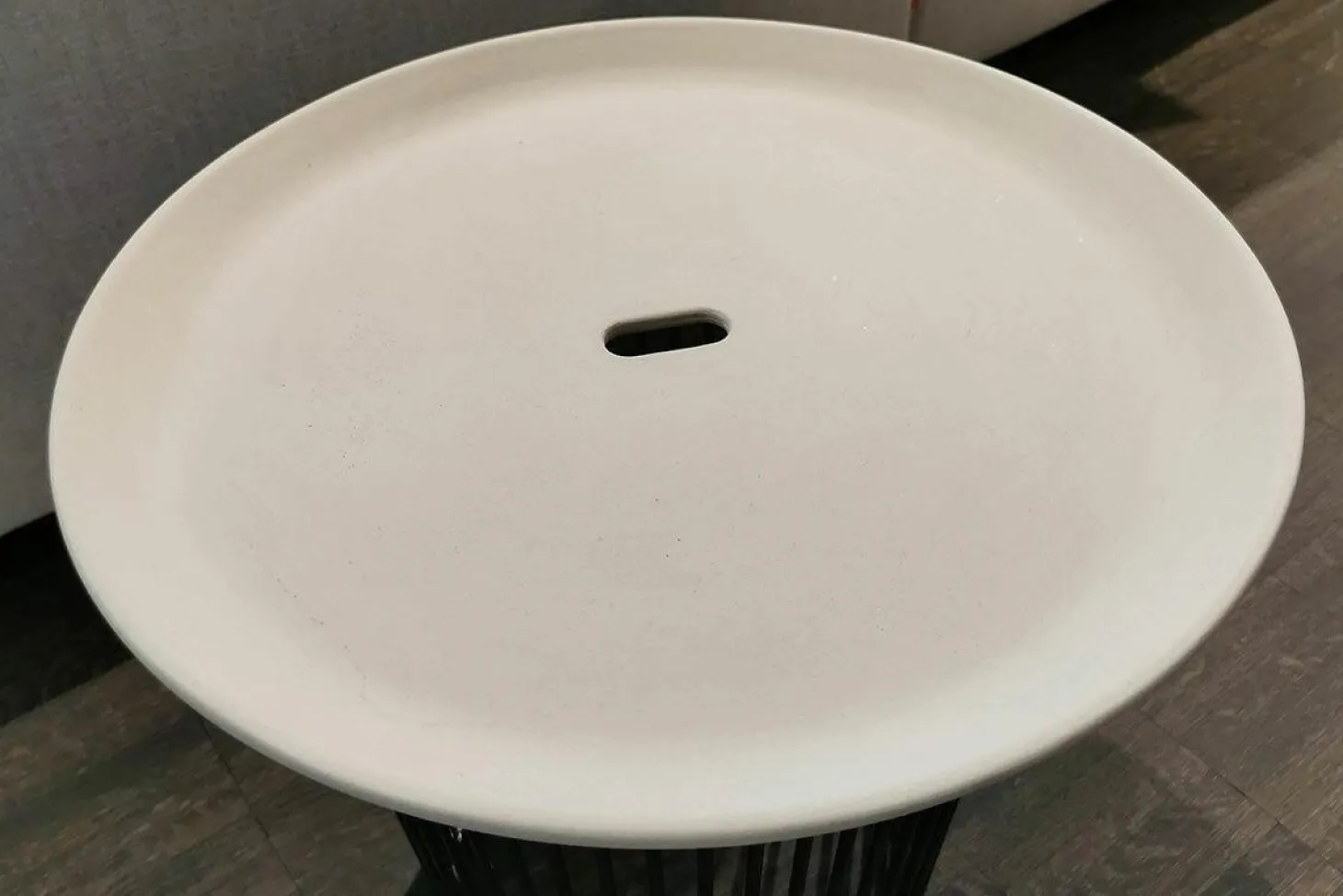 Beistelltisch Berry Platte Keramik Hafer Grau Gestell Schwarzchrom