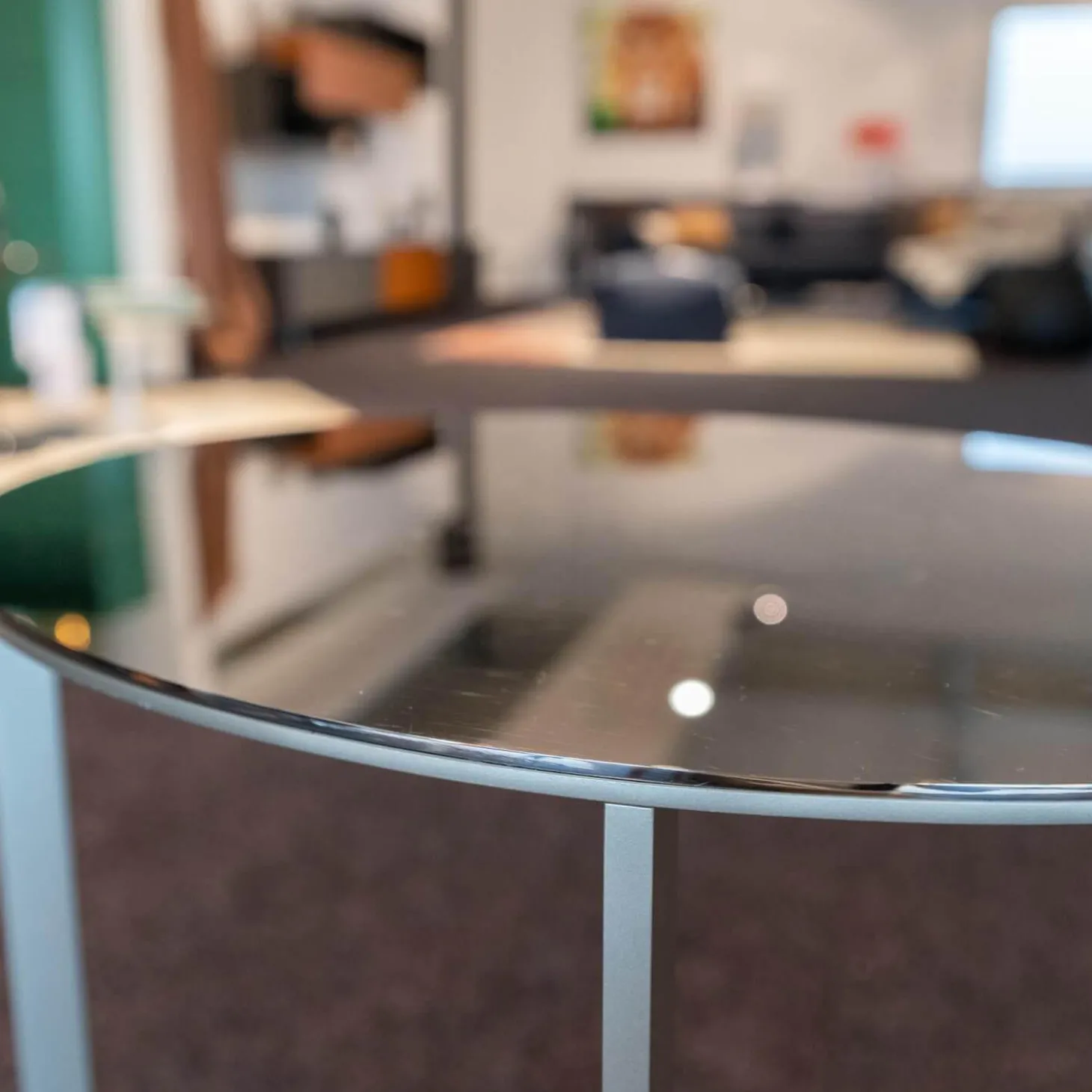 Beistelltisch Elios SMT05S Metallplatte Stahl Glänzend Gestell Nickelfarben Lackiert