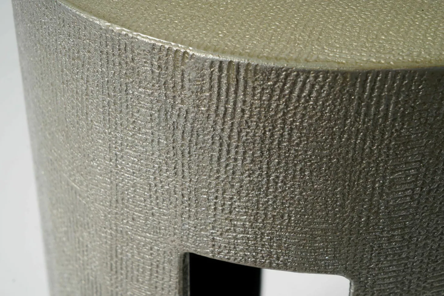 Beistelltisch Gong 35 Harz RS Farbe Jute Cat. Resina