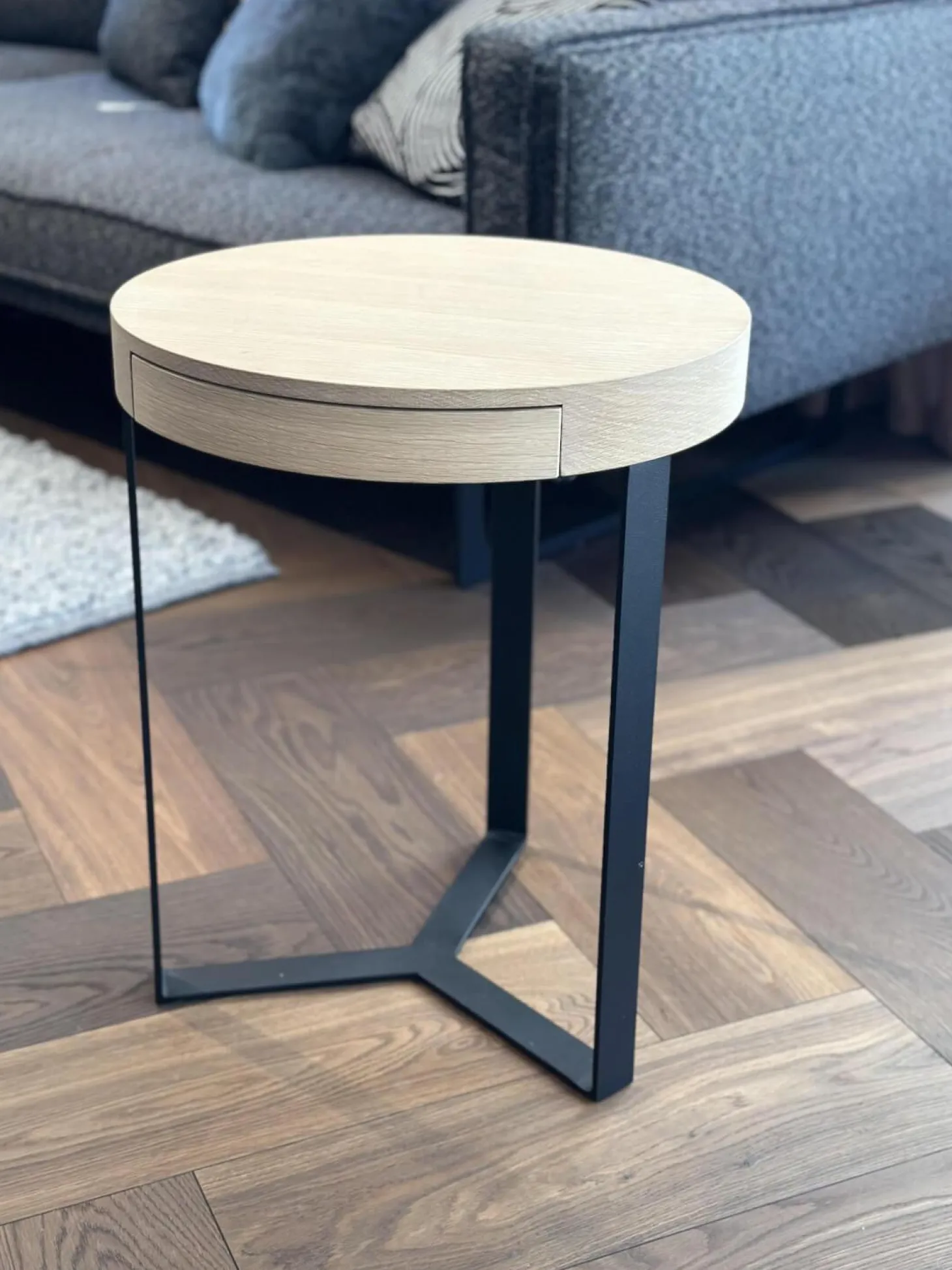 Beistelltisch Harry Platte Eiche Gekälkt Schwarz Gestell Eisenprofil Schwarzanthrazit Geschweißt