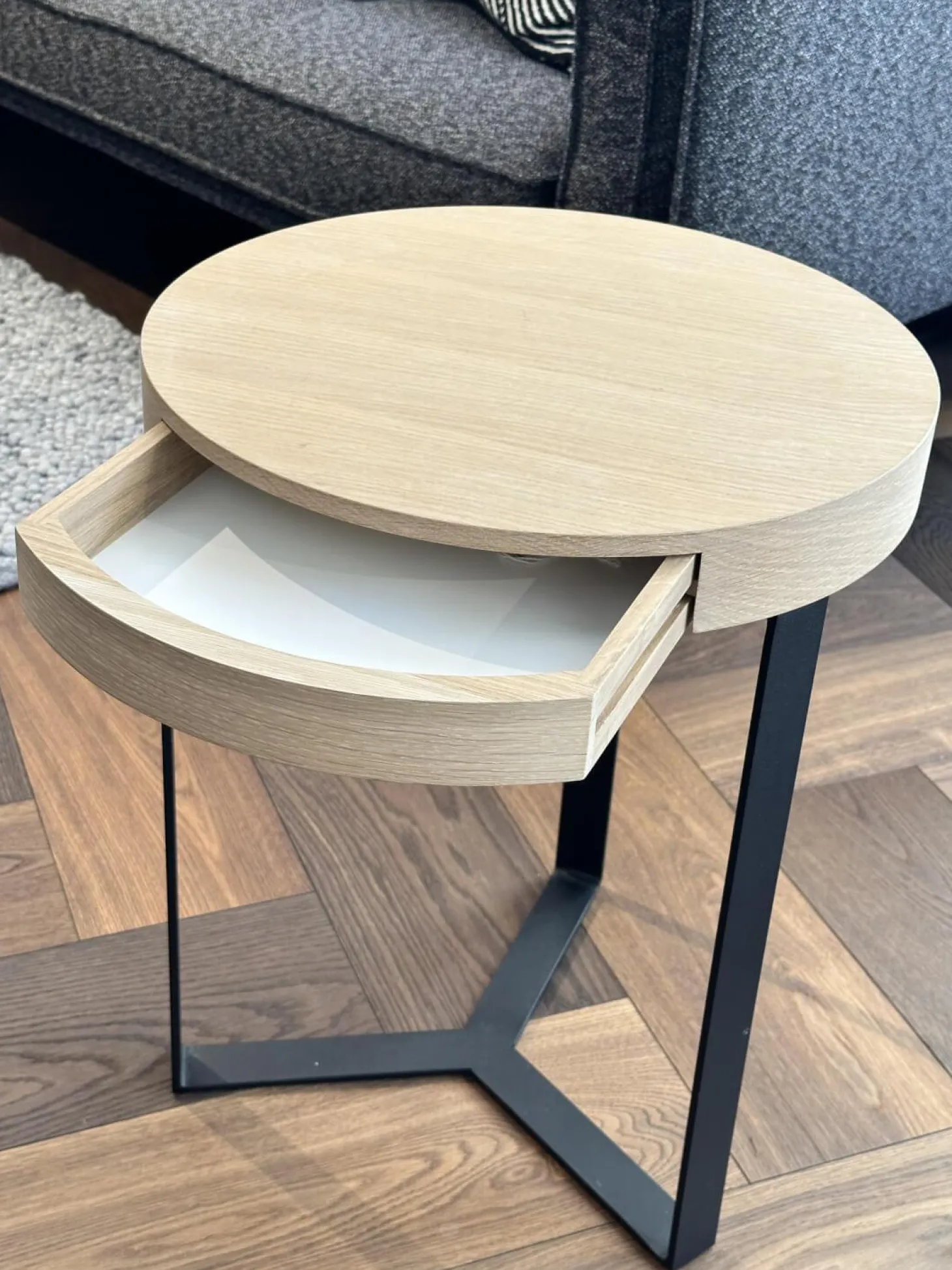 Beistelltisch Harry Platte Eiche Gekälkt Schwarz Gestell Eisenprofil Schwarzanthrazit Geschweißt