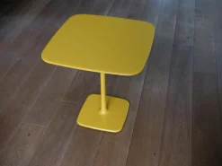Beistelltisch Jalis Quadratisch Lack RAL 1004 Sonderfarbe Gelb