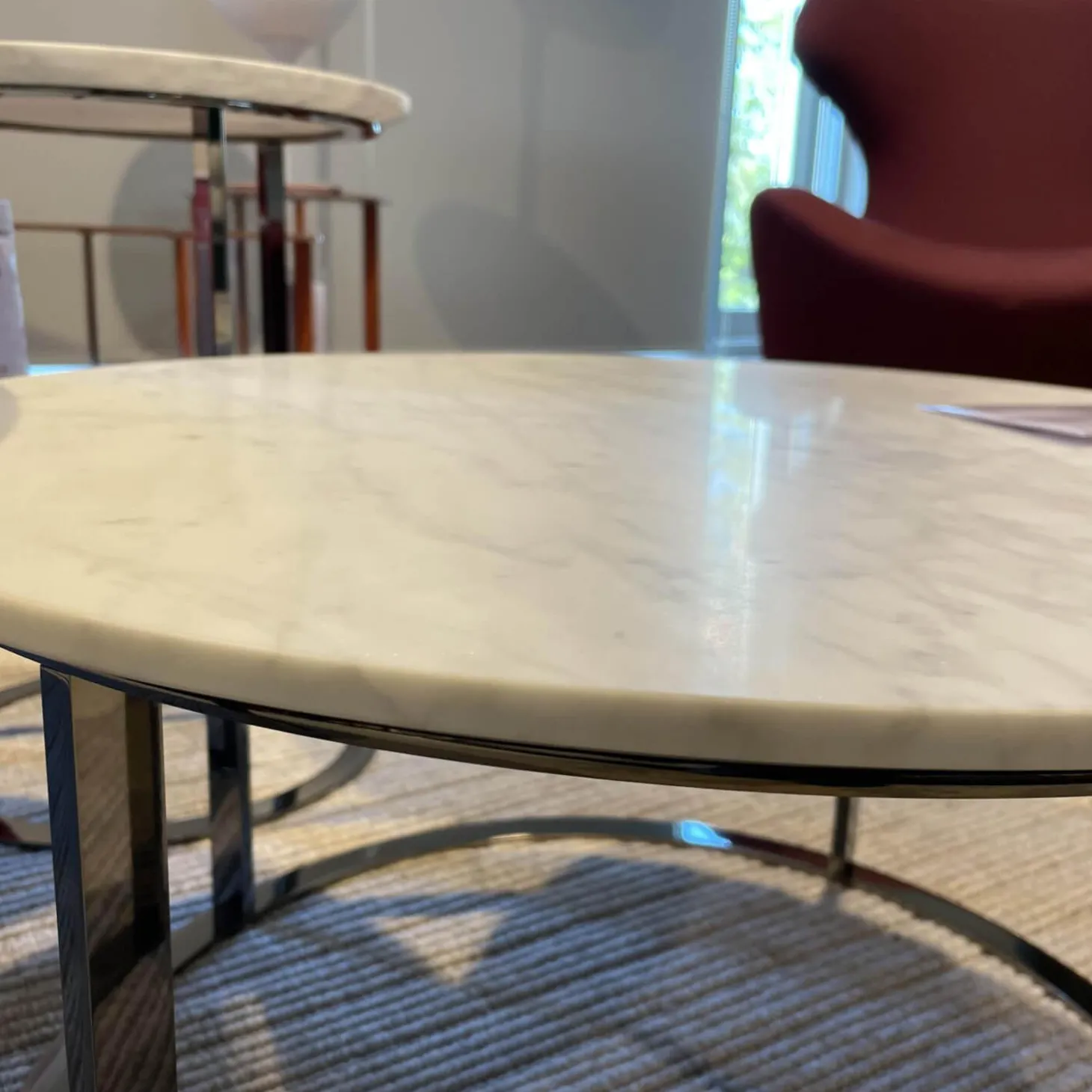 Beistelltisch Mera Durchmesser 39cm Marmor Weiß Gestell Schwarz Verchromt