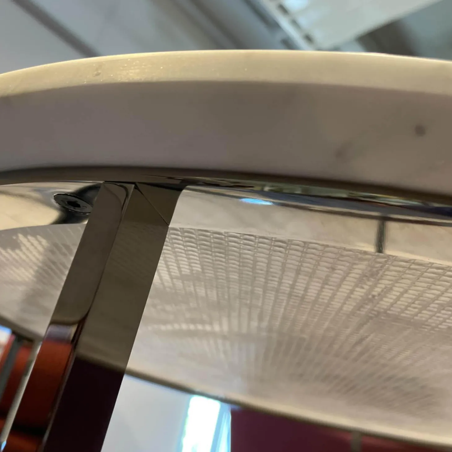 Beistelltisch Mera Durchmesser 39cm Marmor Weiß Gestell Schwarz Verchromt