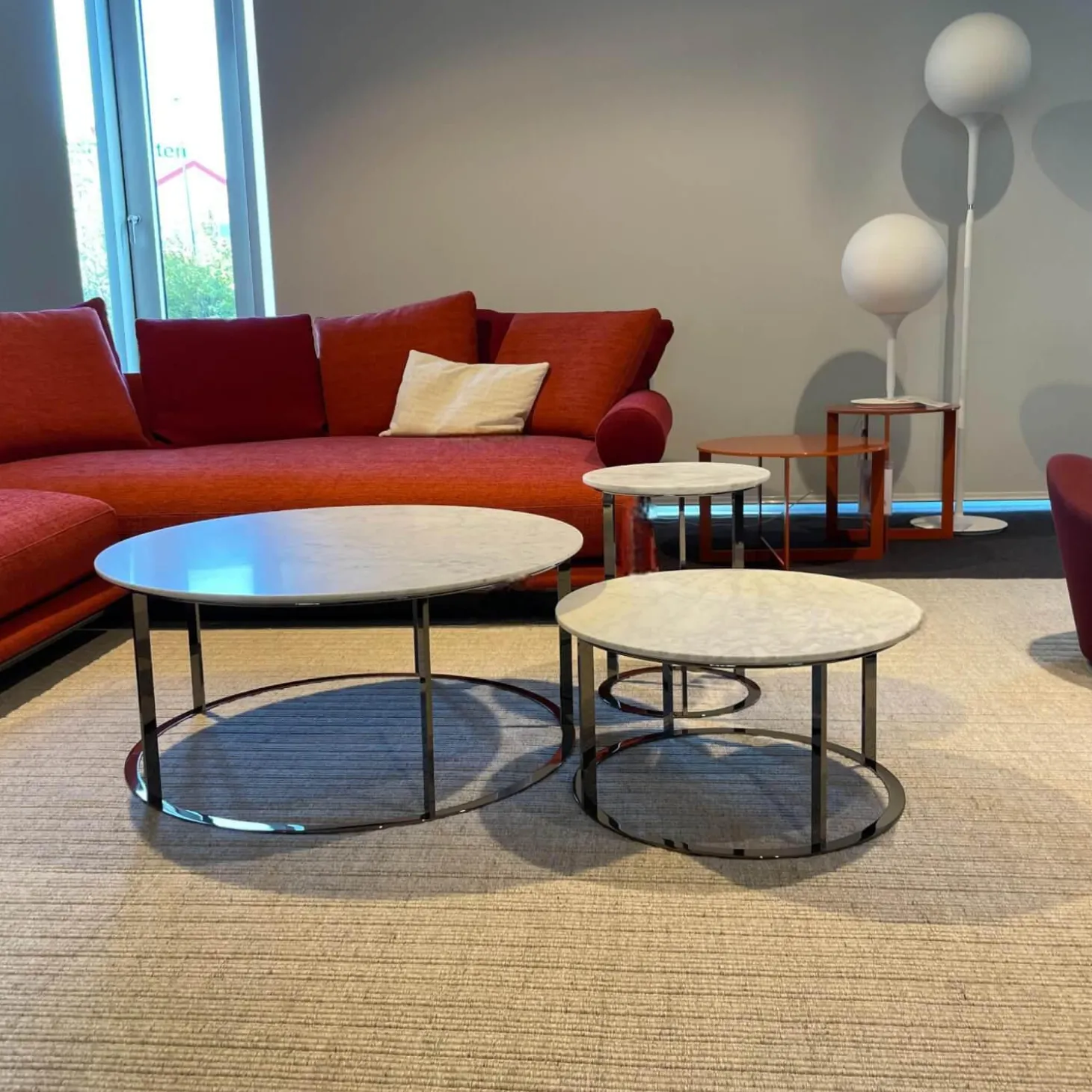 Beistelltisch Mera Durchmesser 39cm Marmor Weiß Gestell Schwarz Verchromt