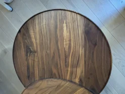 Beistelltisch Set Sichel Platten Nussbaum Astig Natur Geölt Gestell Rundstahl Schwarz Pulverbeschichtet