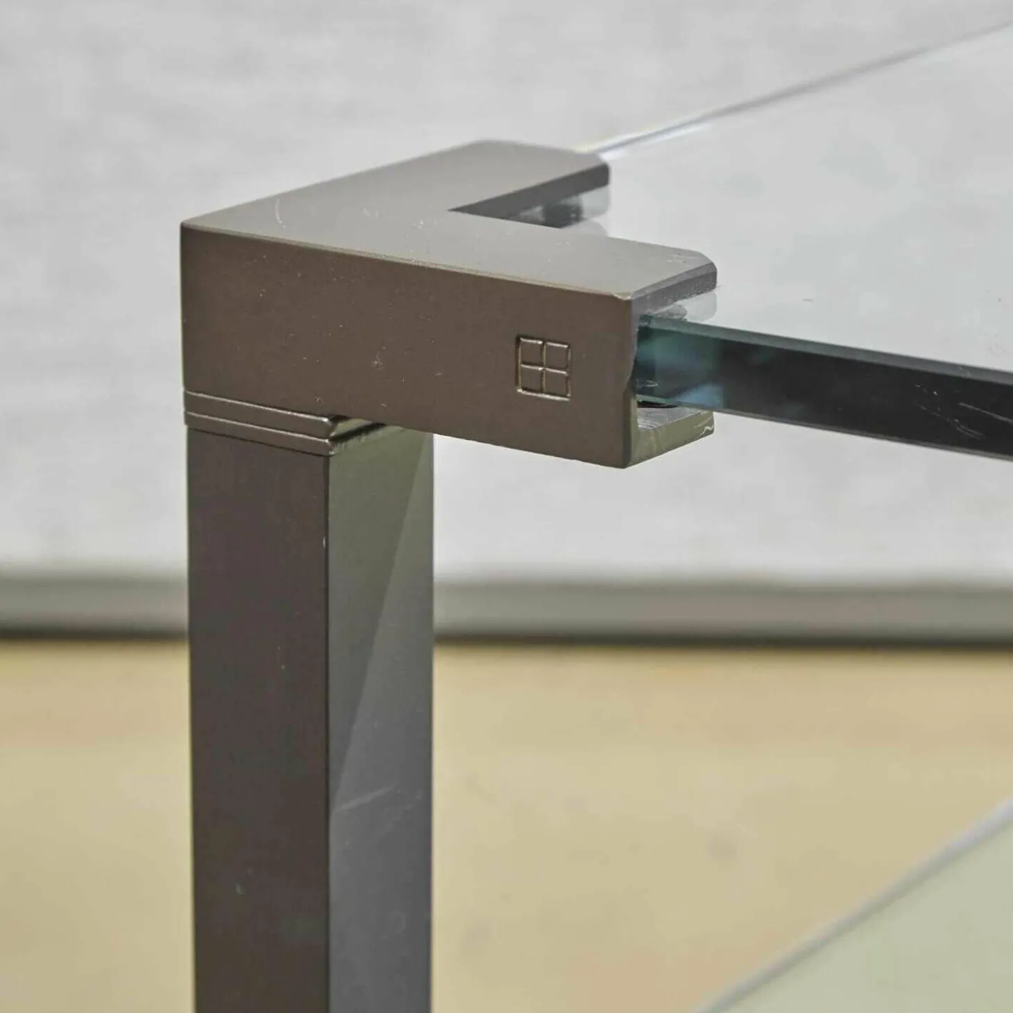 Beistelltisch T 55D Messing Schwarz Patiniert