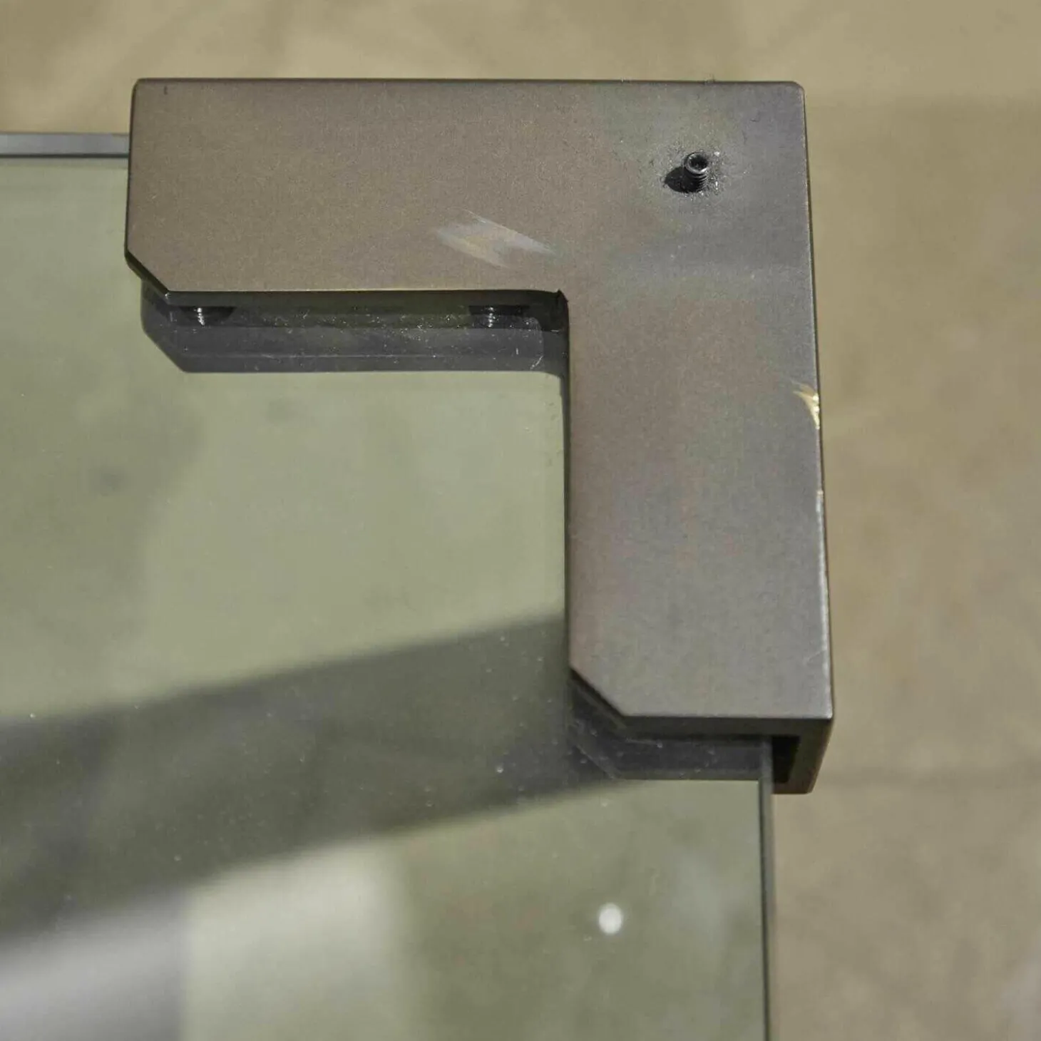 Beistelltisch T 55D Messing Schwarz Patiniert