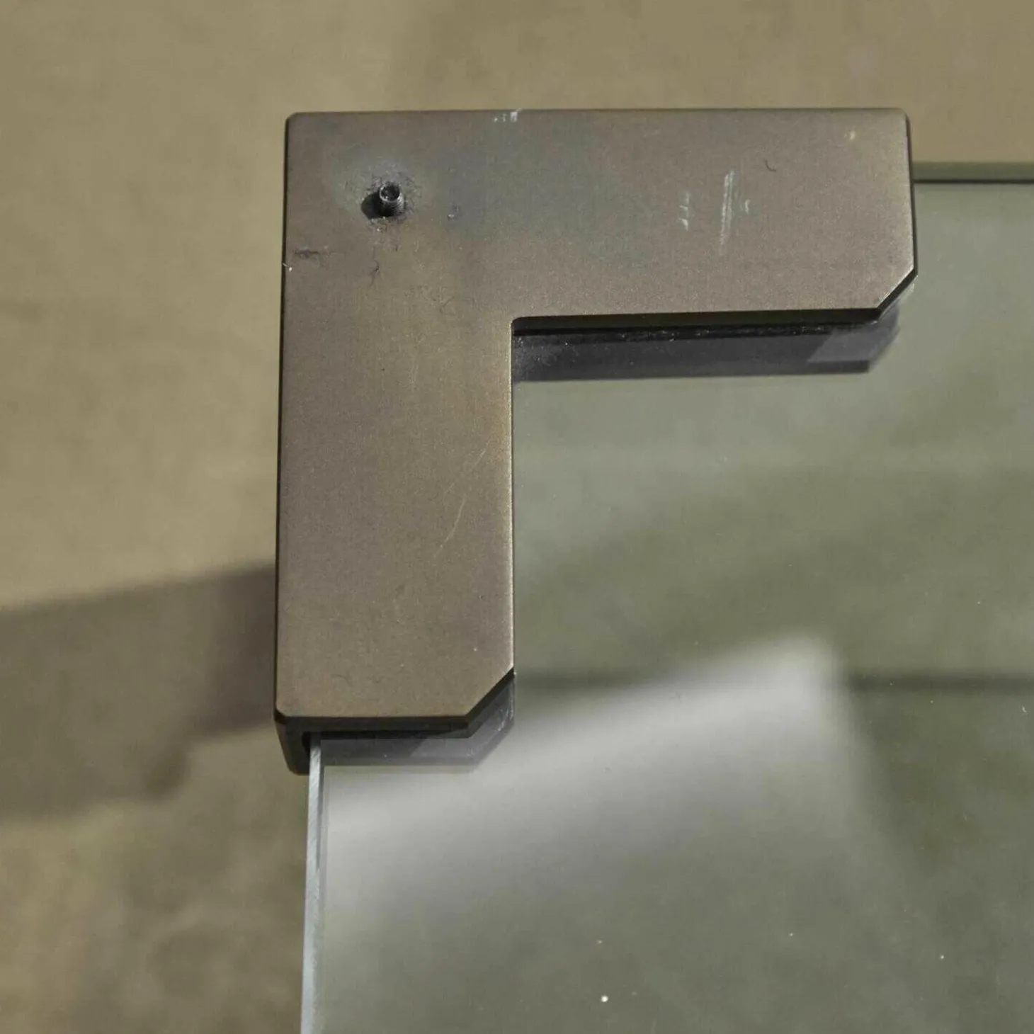 Beistelltisch T 55D Messing Schwarz Patiniert