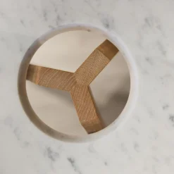 Beistelltisch Treeo Platte Carrara-C-Marmor Gestell Eiche Weißöl