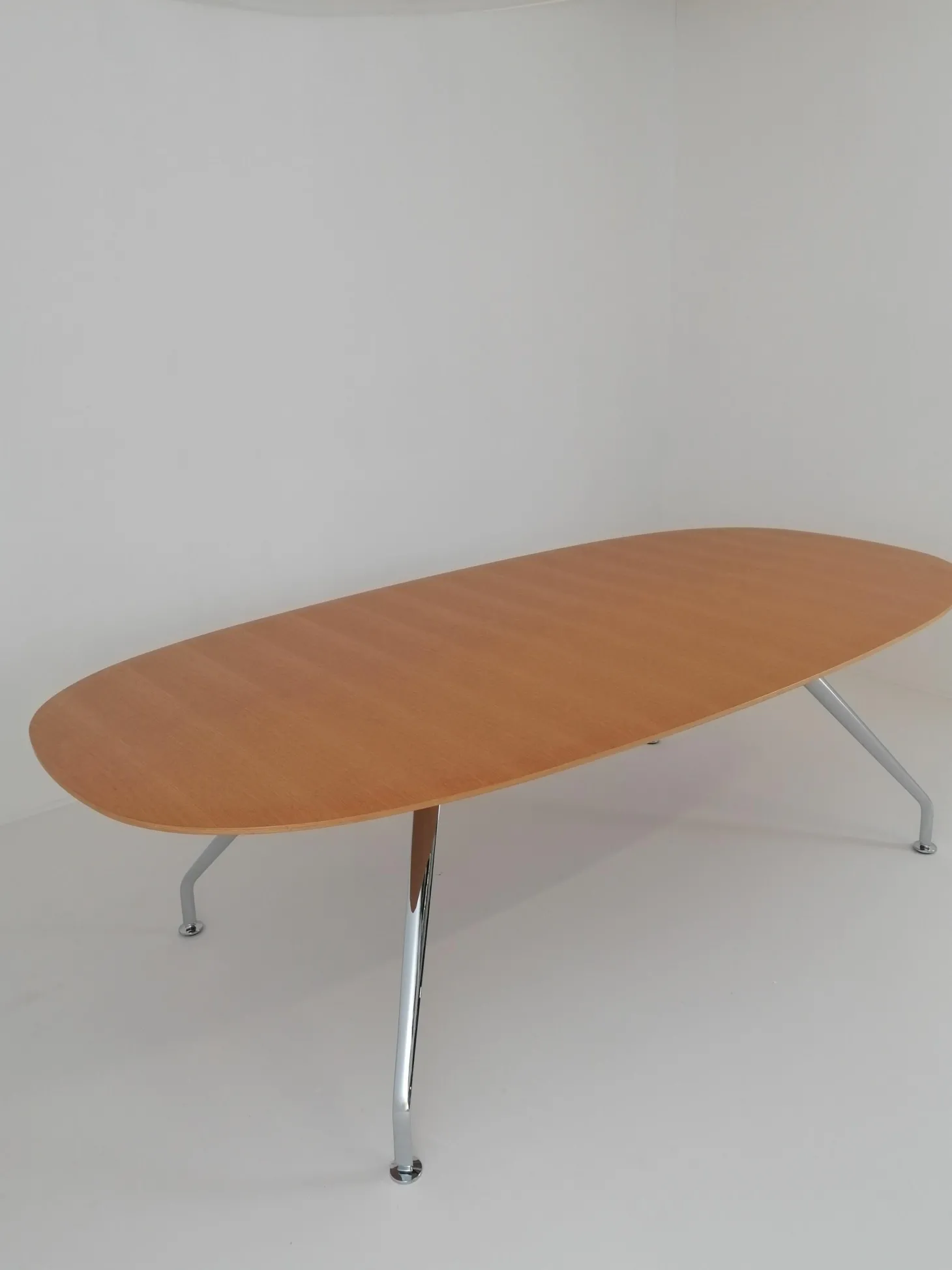 Besprechnungstisch Graph 300/00 Platte Furnier Eiche Natur Lackiert Gestell Glanzverchromt Mit Gleitern