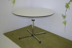 Besprechungstisch USM Haller Kitos Class Platte Kunstharz Perlgrau Gestell Verchromt