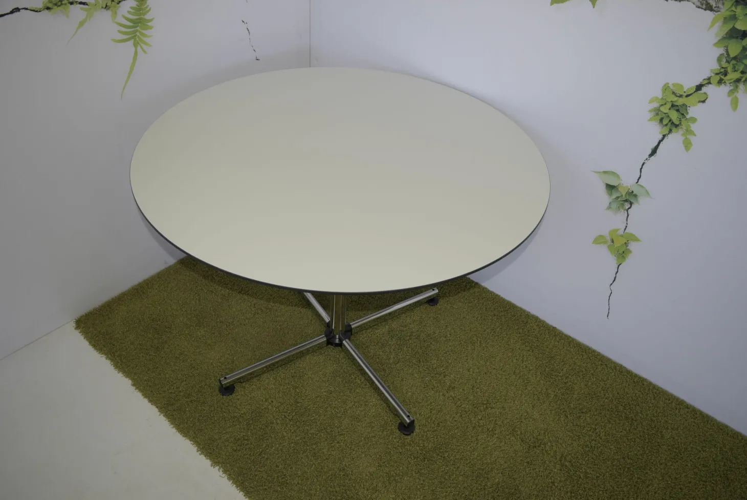 Besprechungstisch USM Haller Kitos Class Platte Kunstharz Perlgrau Gestell Verchromt