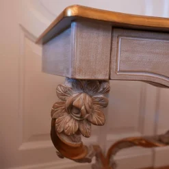 Bett 1996 Finish Ceruse Und Gold Stoff Monte Bianco Silber Weiß Gestell Massivholz Mit Fußbank Und 2 Nachtkommoden Ohne Matratze