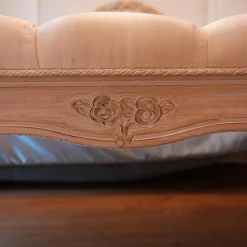 Bett 1996 Finish Ceruse Und Gold Stoff Monte Bianco Silber Weiß Gestell Massivholz Mit Fußbank Und 2 Nachtkommoden Ohne Matratze