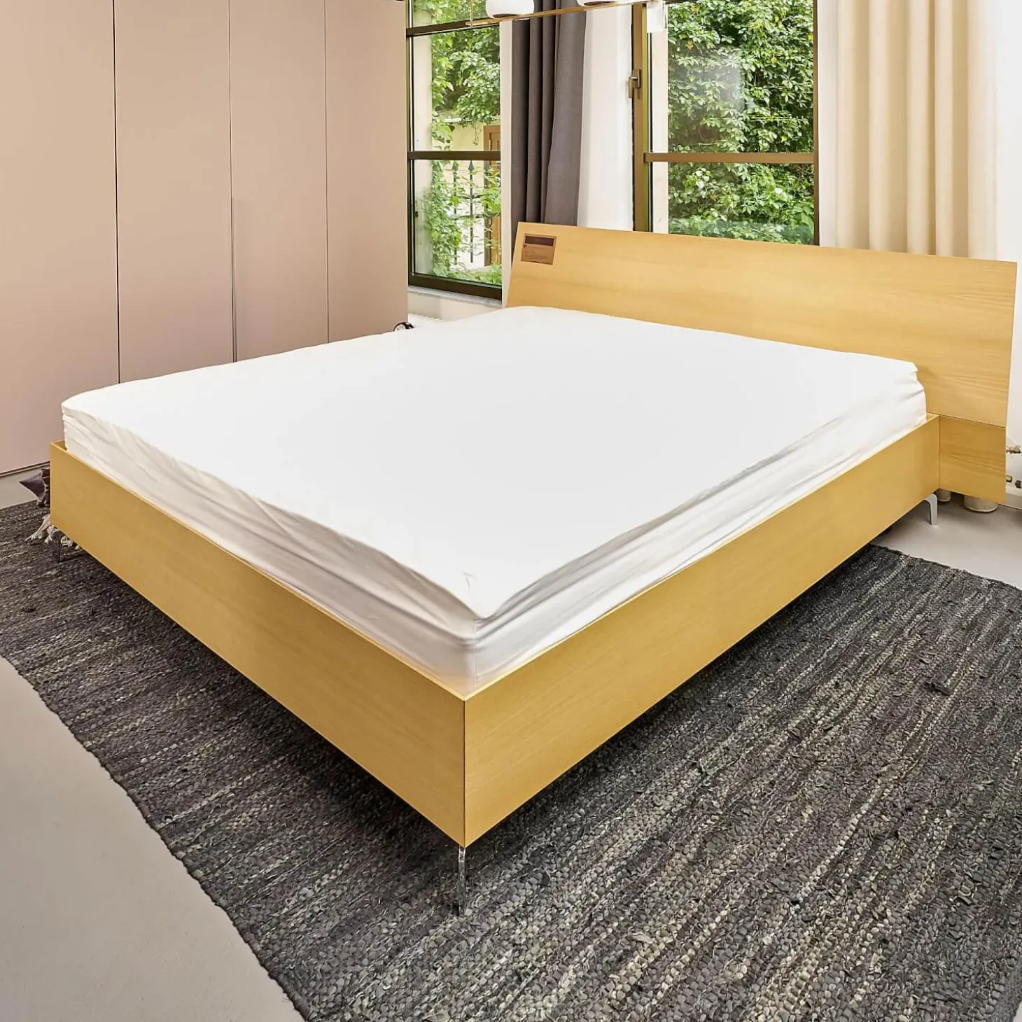 Bett B3 Eiche Furniert Hell Füße Verchromt Inklusive 2 Matratzen Und Lattenroste