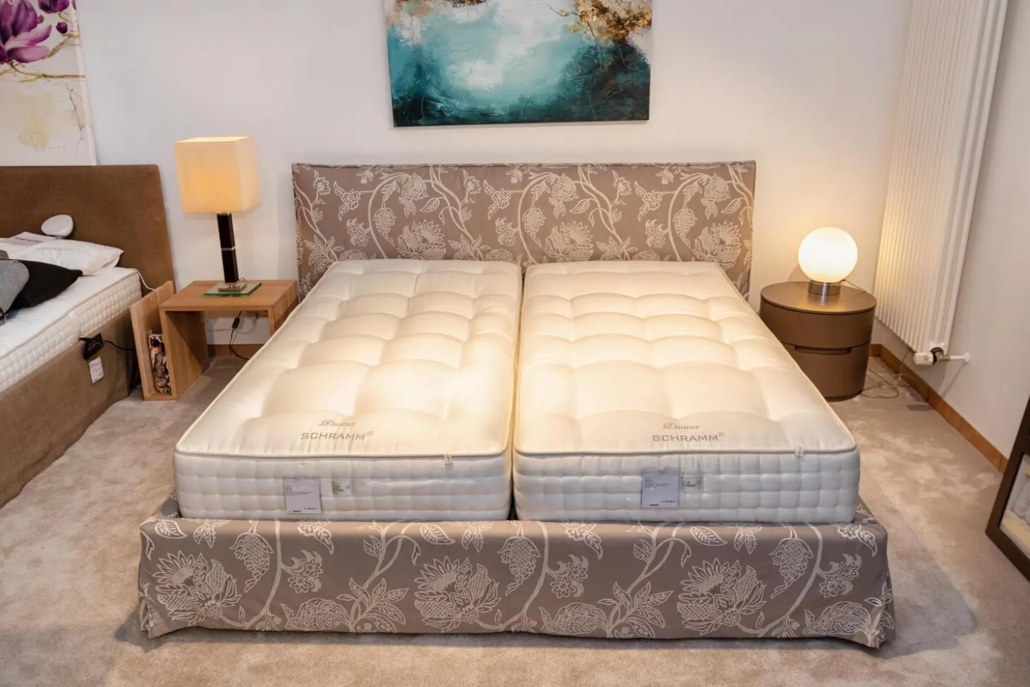 Bett Firenze Bezug Stoff Romo Madigan Chinchilla Grau Zylinderfüße Lack Schwarz Ohne Matratze Und Lattenrost