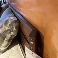 Bett Light Nussbaum Kopfhaupt ohne Matratzen ohne Lattenrost mit 2 Konsolen (Selbstabholung)