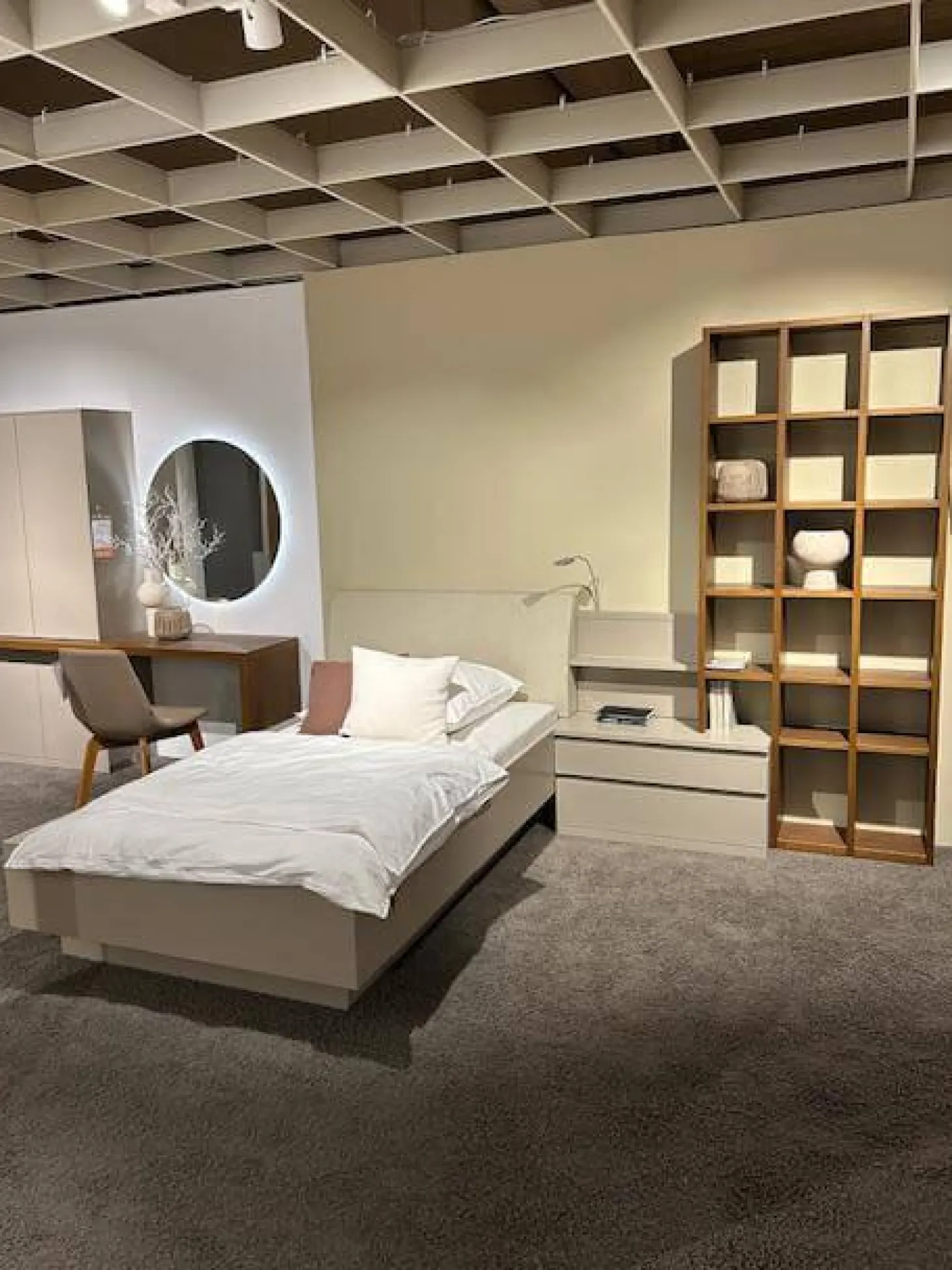 Bett mit Anbauregal Skara Schlafen Lack Cashmere (R4)