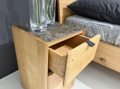 Bett Nesuto Mit Beistelltisch Loup Und Nachtschrank Nesuto Eiche Geölt Und Gewachst Mit Nackenrolle Ohne Matratze Und Lattenrost