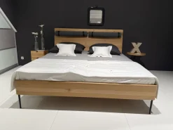 Bett Nesuto Mit Beistelltisch Loup Und Nachtschrank Nesuto Eiche Geölt Und Gewachst Mit Nackenrolle Ohne Matratze Und Lattenrost