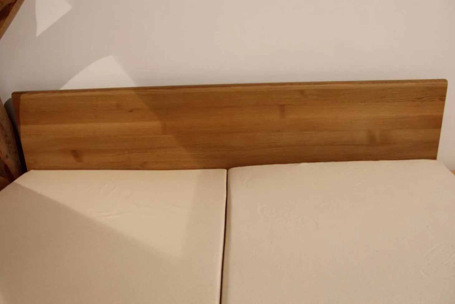Bett Nox Eiche Holzhaupt Naturöl mit Komforthöhe Ohne Lattenrost Und Matratze
