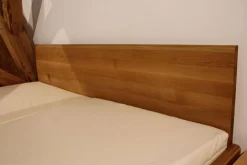 Bett Nox Eiche Holzhaupt Naturöl mit Komforthöhe Ohne Lattenrost Und Matratze