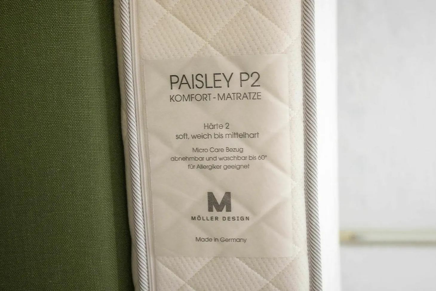 Bett Slim Edition Stoff Casa 88 Turtle Grün Metallfüße Schwarz mit Matratze