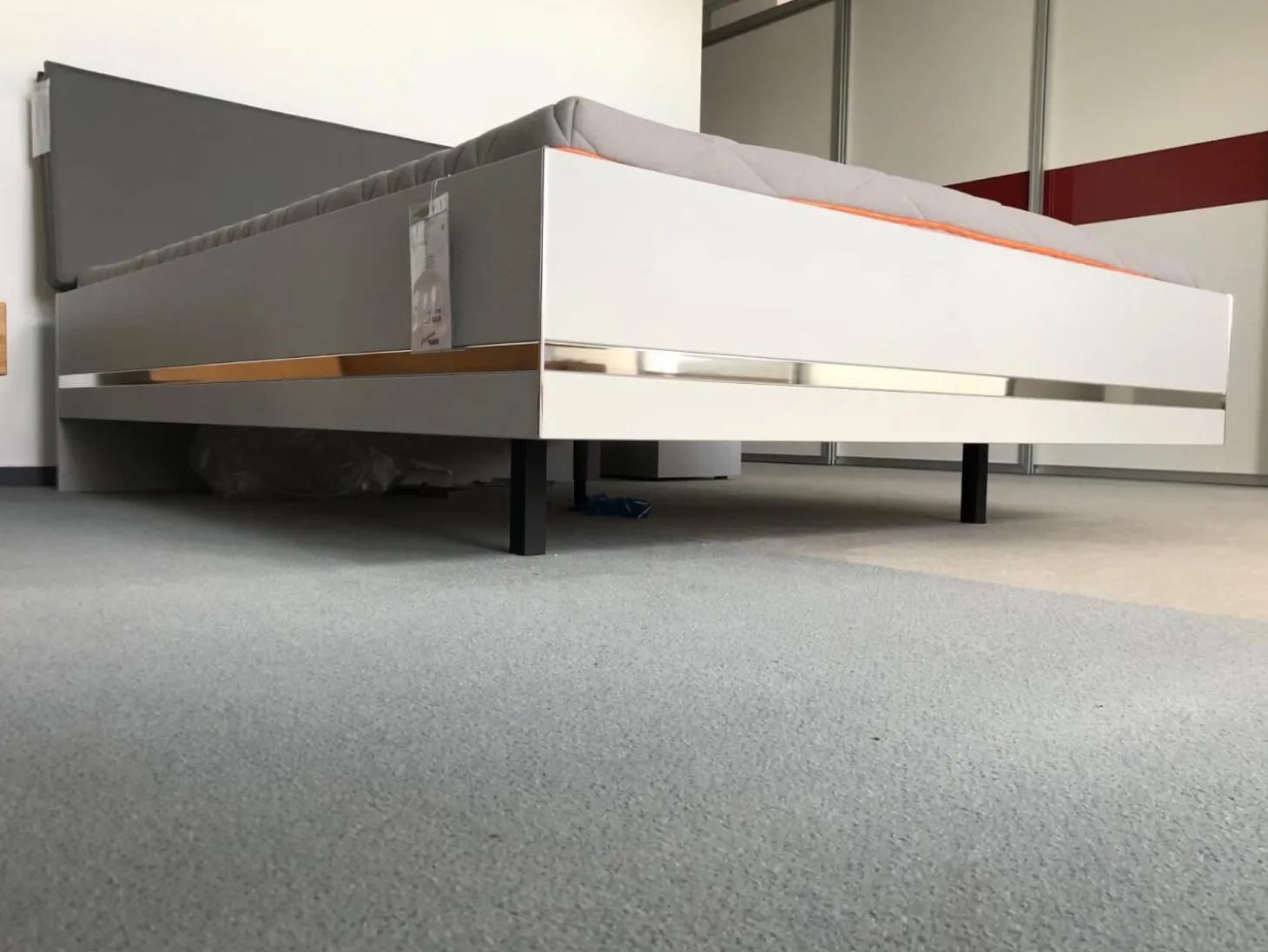 Bettanlage Concept Me 500 S9 Seidengrau ohne Lattenrost ohne Matratze mit Nachttisch Alegro