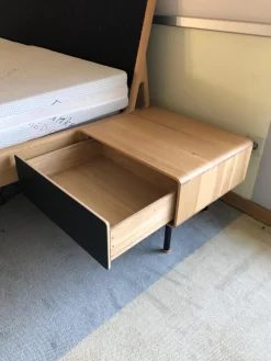 Bettanlage Fawn Ausführung Eiche Massiv Weiß Geölt mit 2 Nachttischen Fina