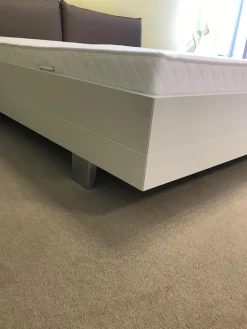 Bettanlage Modell Now! No. 14 Kunstleder Taupe Lack Weiß mit 2 Nachtkonsolen