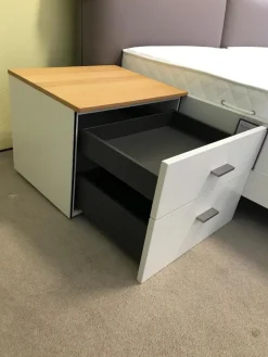 Bettanlage Modell Now! No. 14 Kunstleder Taupe Lack Weiß mit 2 Nachtkonsolen