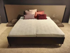 Bettanlange Lack Taupe Beige Braun Ohne Lattenrost Ohne Matratze Sowie Dekoration