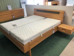 Bettgestell Casa Mio Kernbuche Massiv Natur Geölt Kopfteil Mit Glaseinsatz Havanna Grau Satiniert Füße Verzinkt Inklusive 2 Hängekonsolen ohne Matratzen ohne Lattenrost