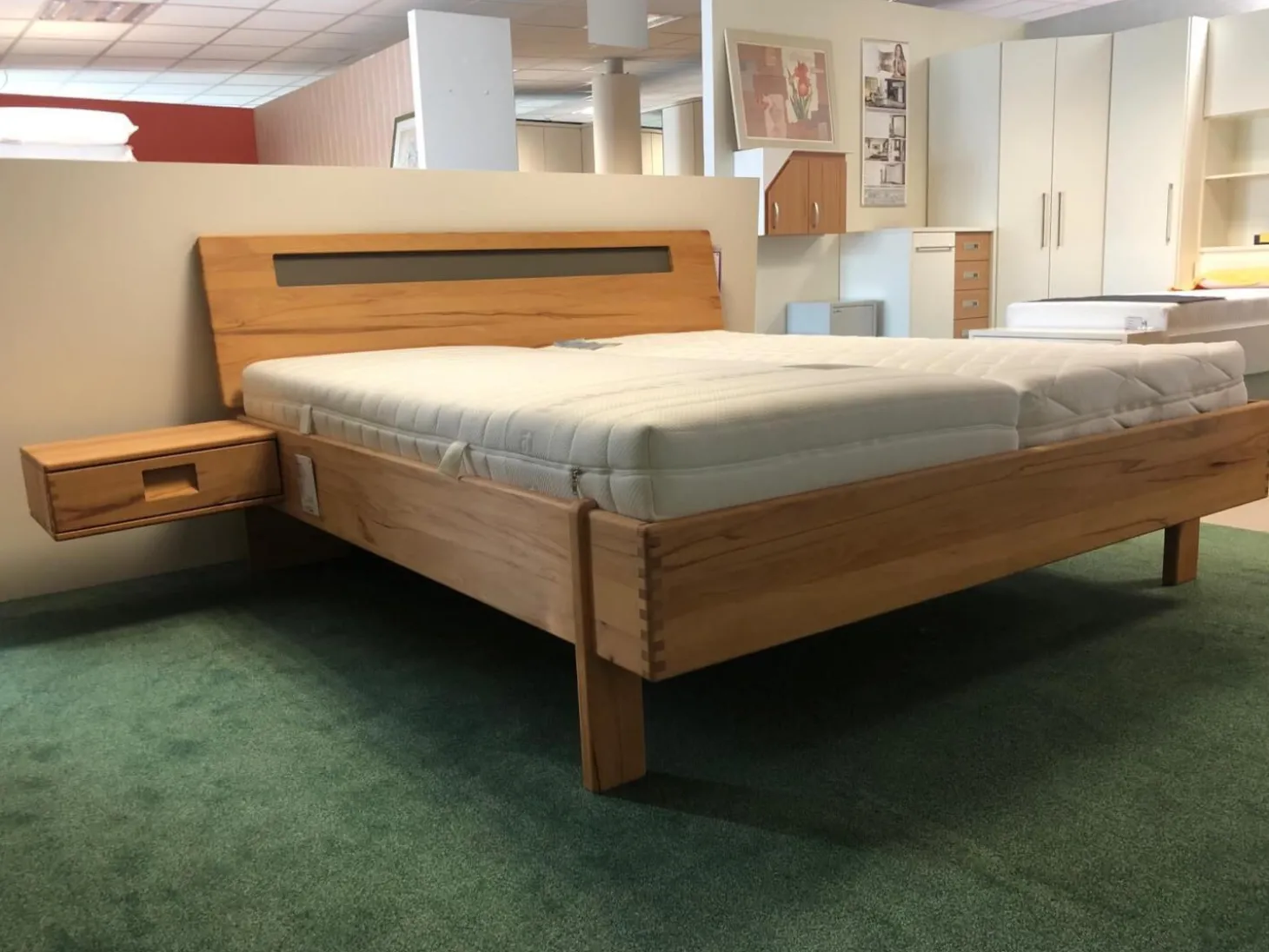 Bettgestell Casa Mio Kernbuche Massiv Natur Geölt Kopfteil Mit Glaseinsatz Havanna Grau Satiniert Füße Verzinkt Inklusive 2 Hängekonsolen ohne Matratzen ohne Lattenrost