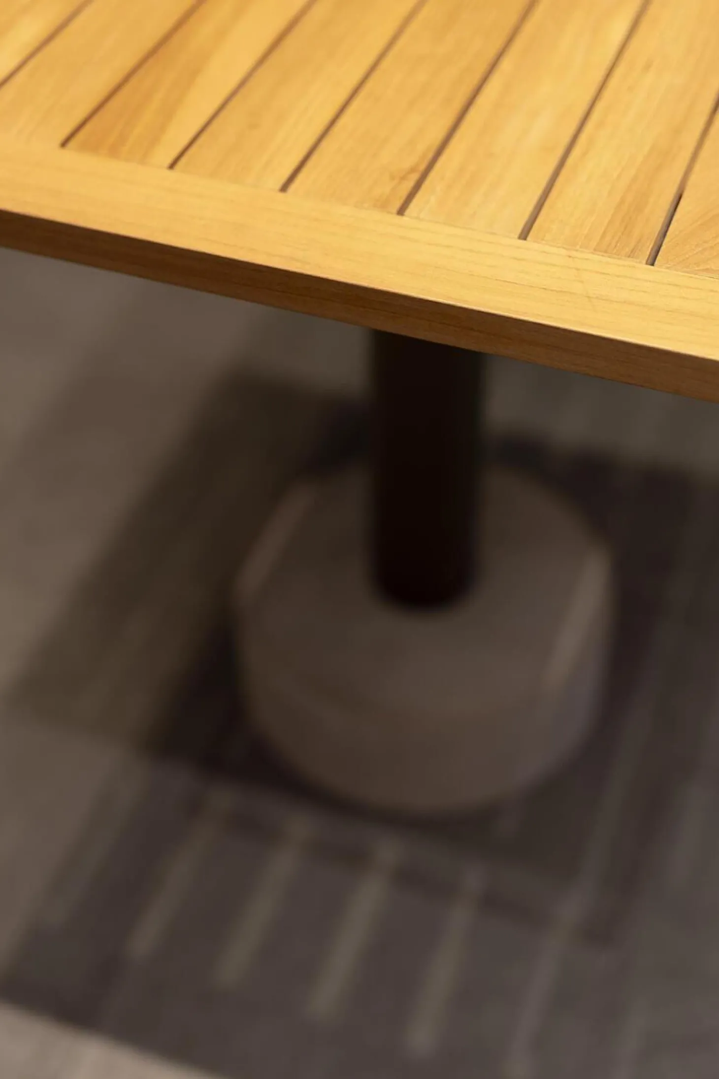 Bistrotisch Roll Platte Teak Gestel 30C Bronze Schwarz