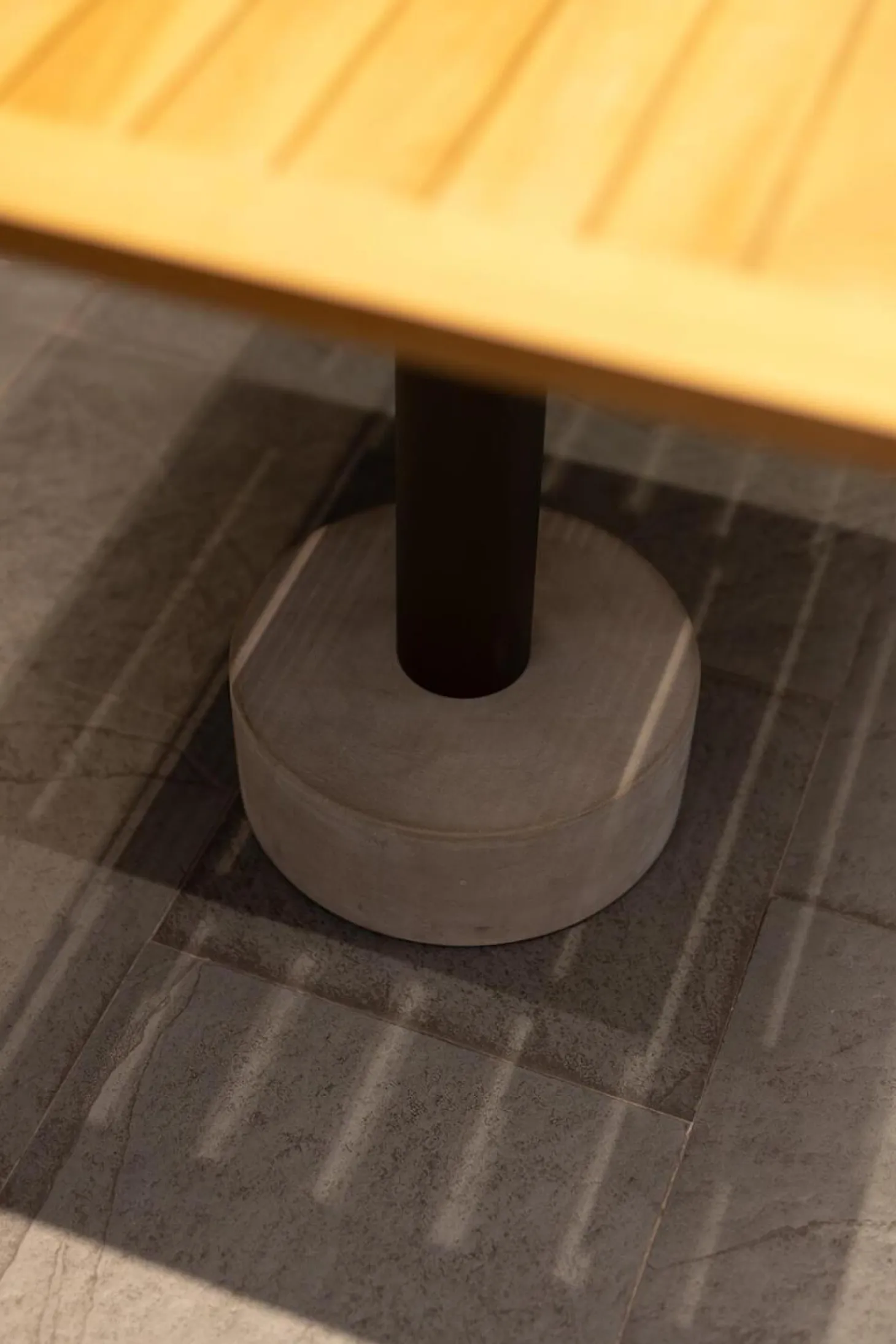 Bistrotisch Roll Platte Teak Gestel 30C Bronze Schwarz