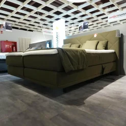Boxspringbett Atlanta 0514238 Stoff 9153 Grün Kopfteil 3 Steppung Kachel Füße Schwarz Mit Fernbedienung Und Matratze