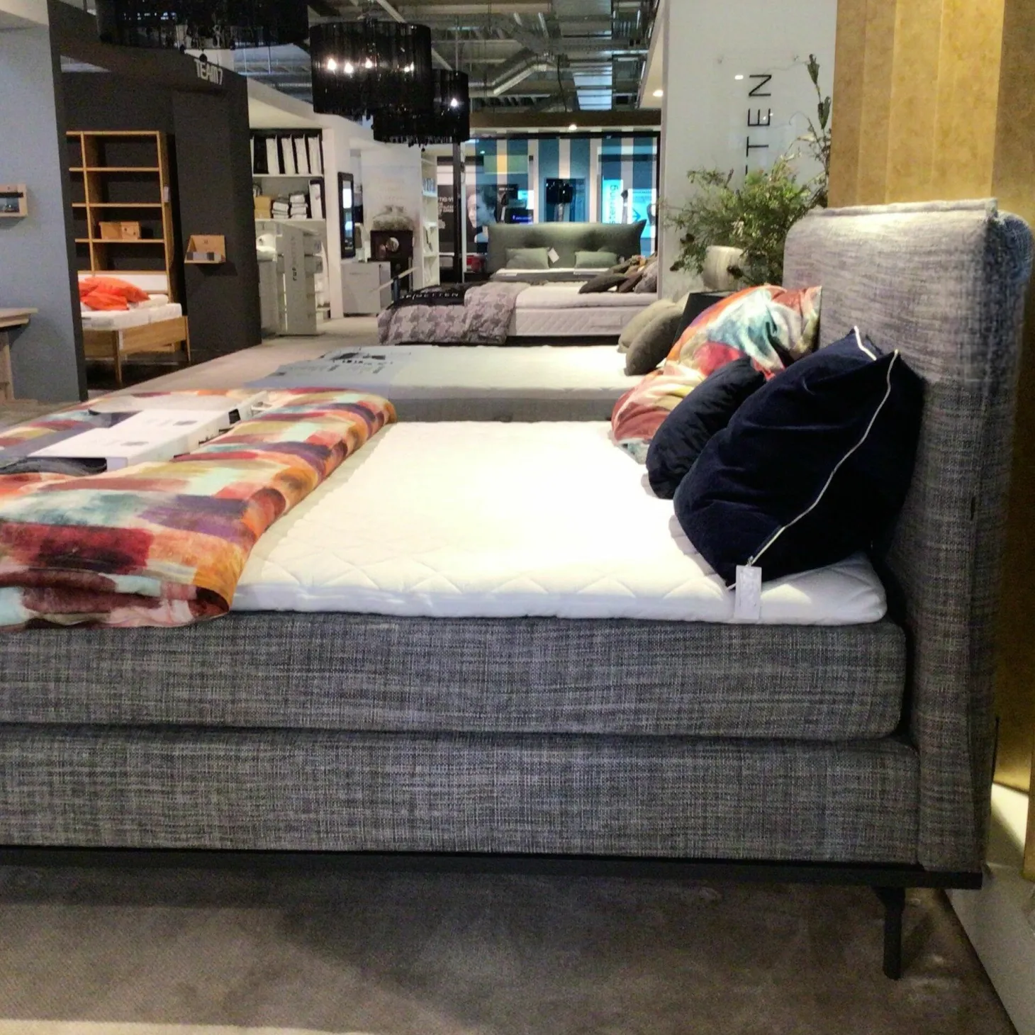 Boxspringbett Delphi Stoff JAB 15051 Grau mit Matratze und Topper