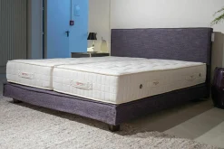 Boxspringbett Fine Stoff Passion Blau Füße Cube Wenge mit 2 Obermatratzen