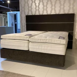 Boxspringbett Full Set Stoff Braun mit motorischer Kopf- und Fußverstellung Inklusive Matratzen