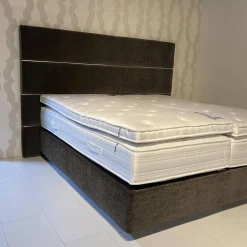 Boxspringbett Full Set Stoff Braun mit motorischer Kopf- und Fußverstellung Inklusive Matratzen