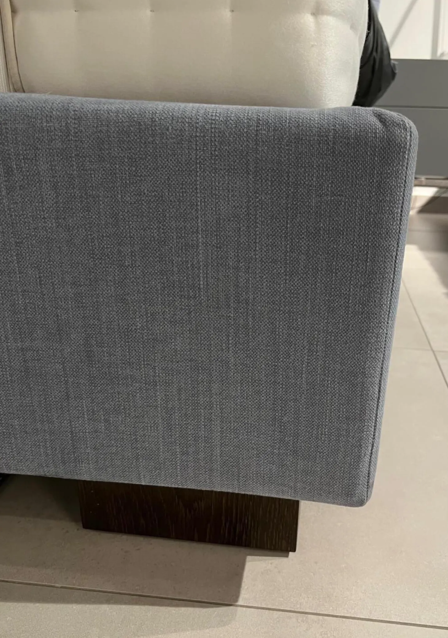 Boxspringbett Gala Rahmen 28M 3B Stoff Nils 440 Sky Grau Blau Kopfteil Quadro Füße Eiche Wenge Inklusive 2 Matratzen Divina