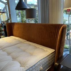 Boxspringbett Polo Stoff Velours City Velvet Reloaded Kupfer Orange Mit Blindfüßen