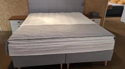 Boxspringbett Silver Express Stoff A 1104 Grau Füße Holz Mit Partnermatratze Und Gel Topper