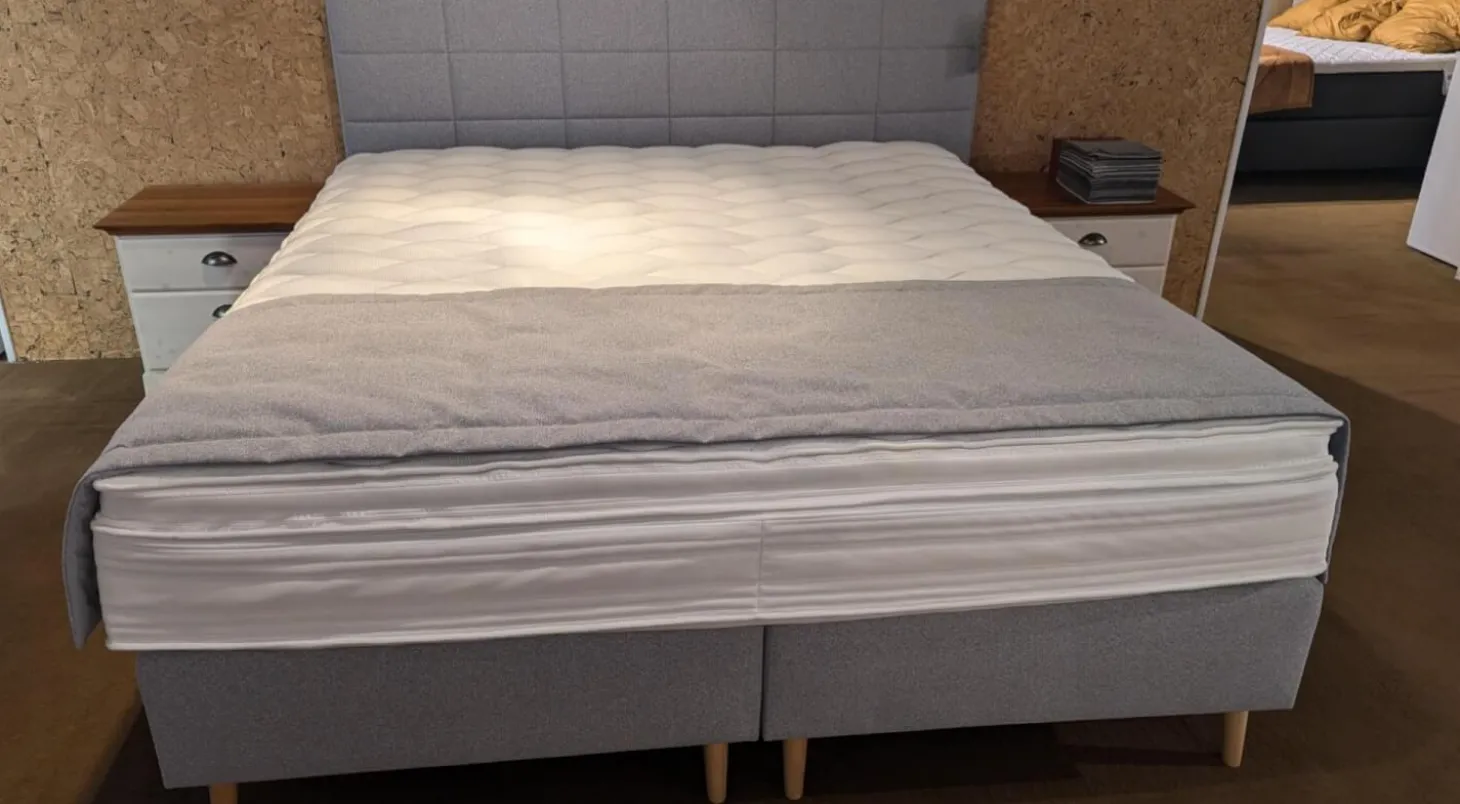 Boxspringbett Silver Express Stoff A 1104 Grau Füße Holz Mit Partnermatratze Und Gel Topper